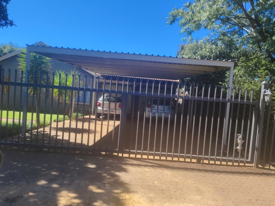 3 Bedroom Property for Sale in Fichardt Park Free State